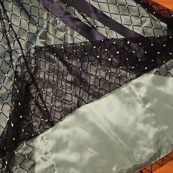 FORMAL PARTY DRESS - Picture 10 of 12